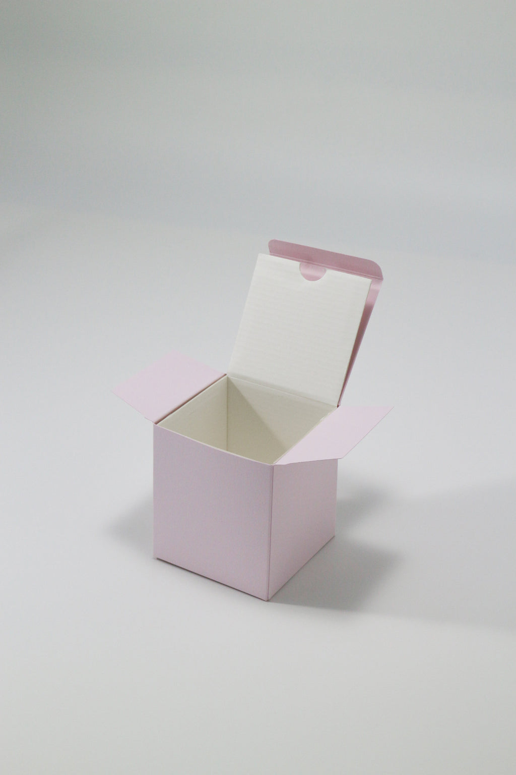 PETAL WHISPER CANDLE BOX