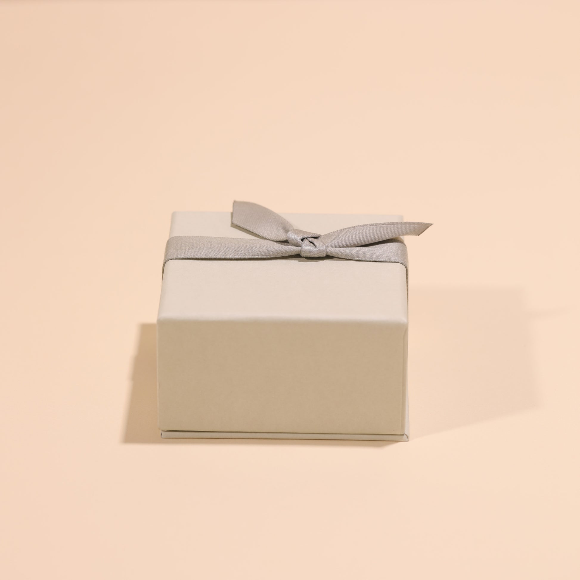 Jewerly Box With Ribbon