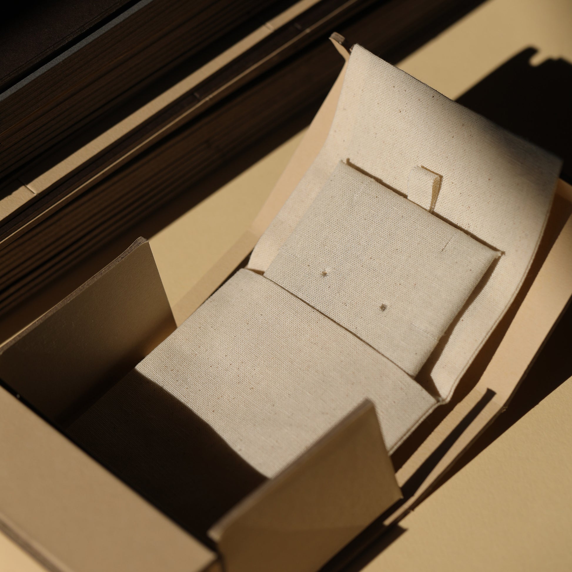 Foldable Rigid Gift Box Two-Piece Eco-Friendly Packaging